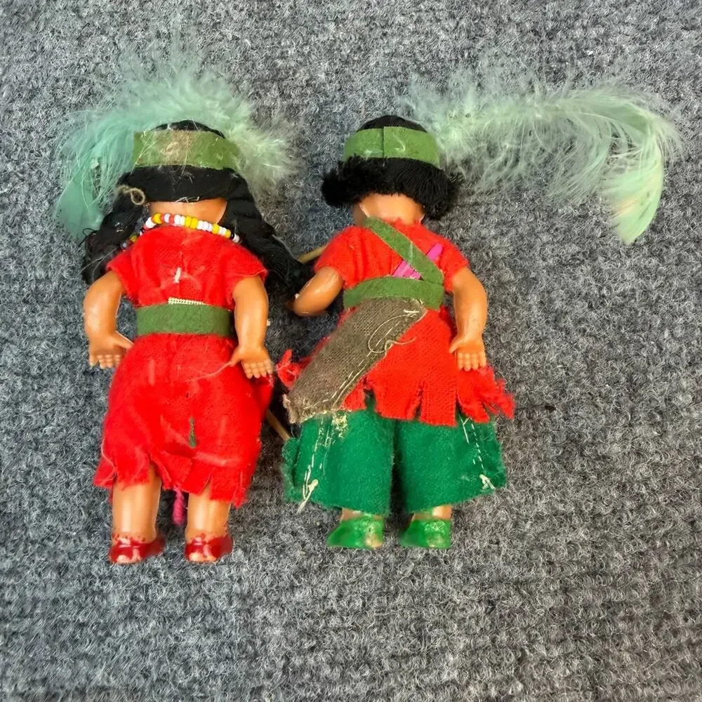 Vintage Native American Indian Dolls Set Feather Beaded Costume Display